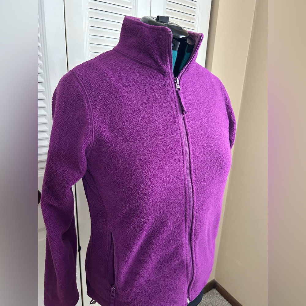 Cabela’s Purple Fleece Jacket Women’s Medium Full Zip Outdoor Cozy Layer